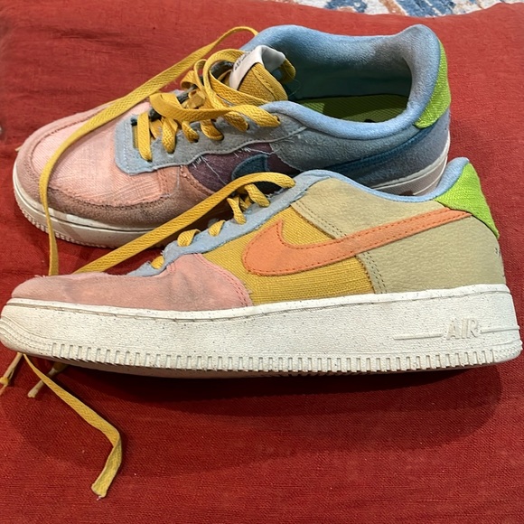 Nike Air Force 1 Sun Club Casual Shoes DM0984-700  7Y - Picture 1 of 7